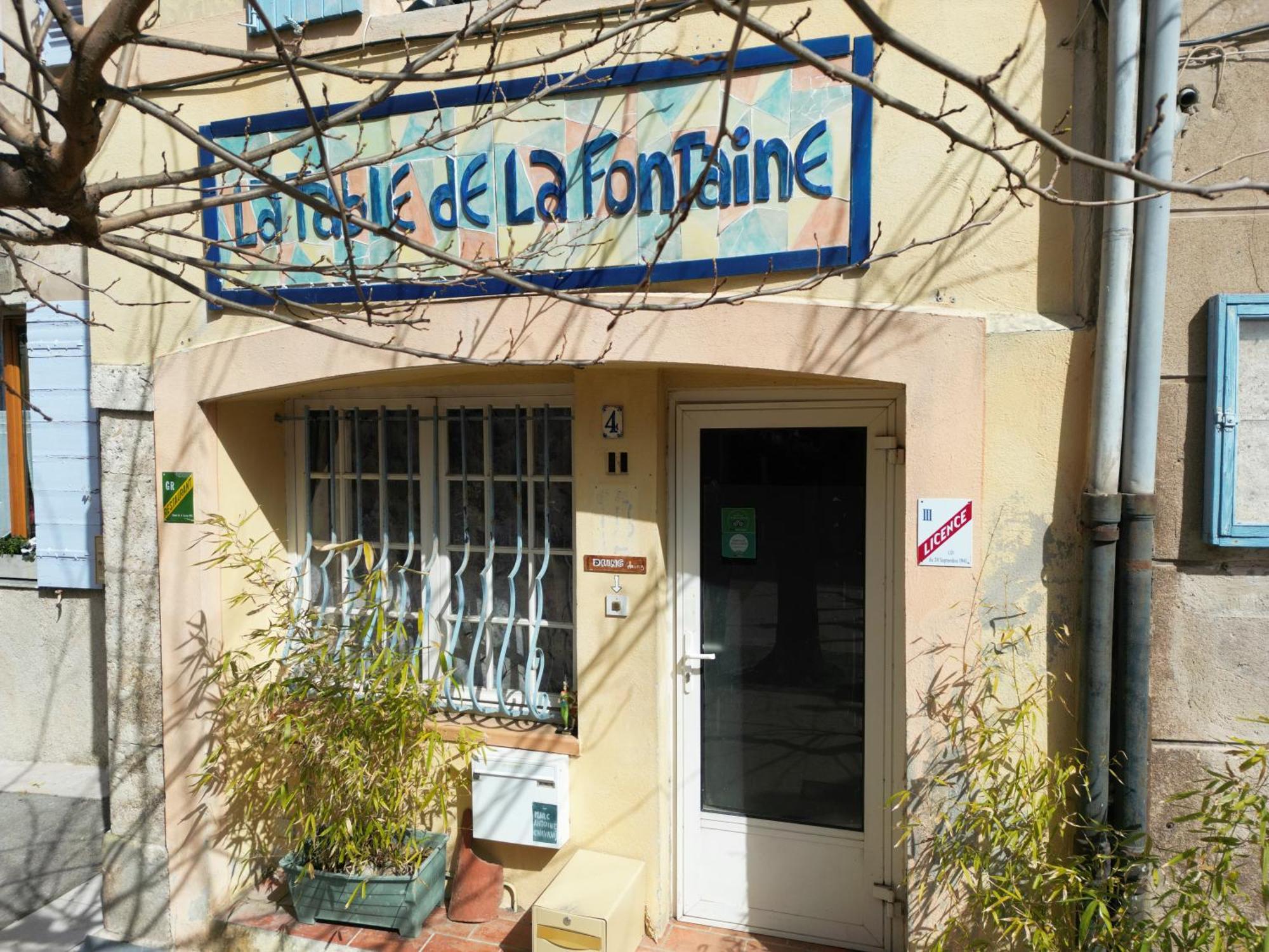 Auberge De La Fontaine Rians  Exteriér fotografie