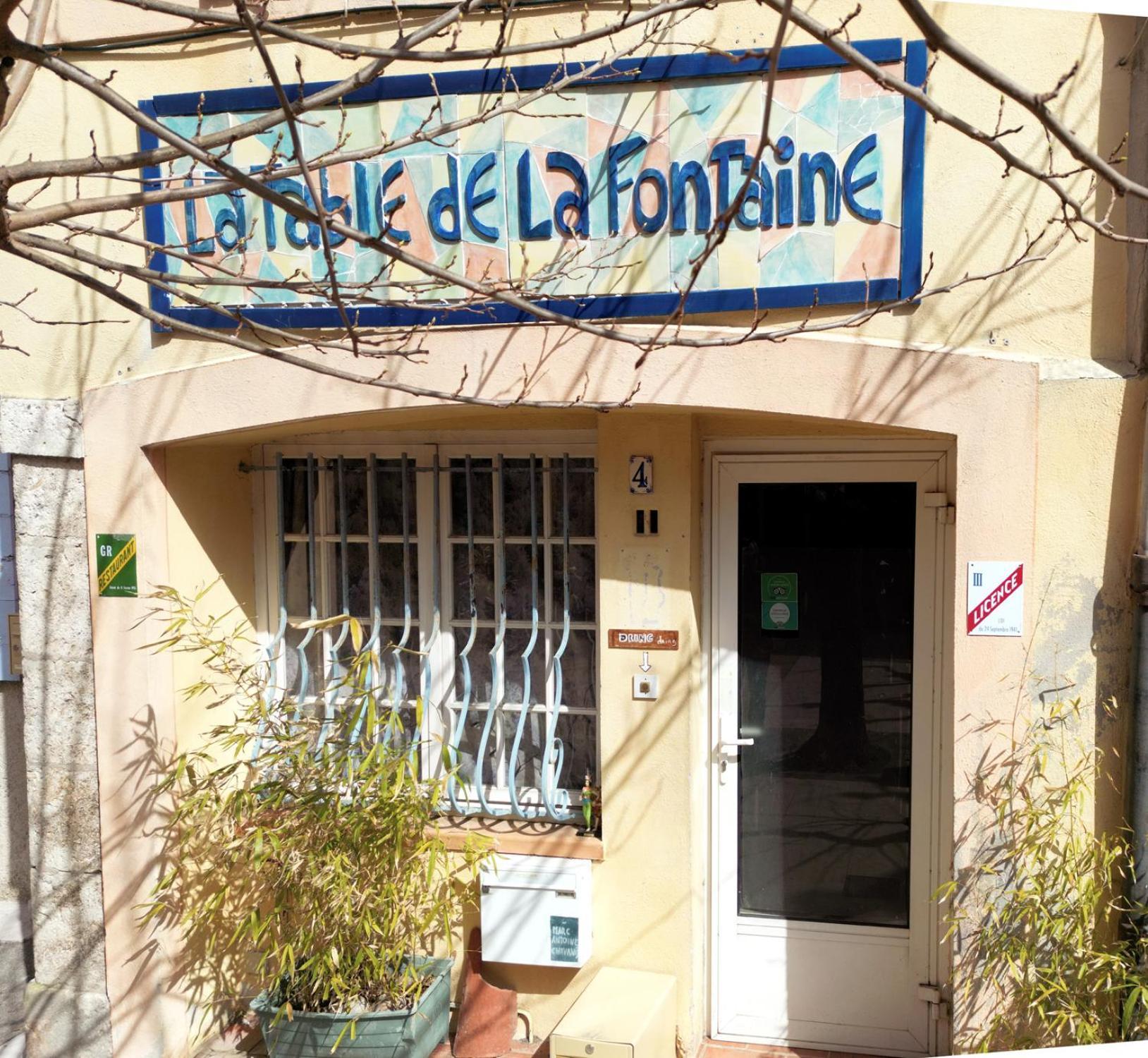 Auberge De La Fontaine Rians  Exteriér fotografie